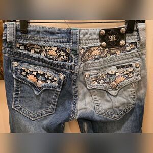 Miss Me Cuffed Capri 27